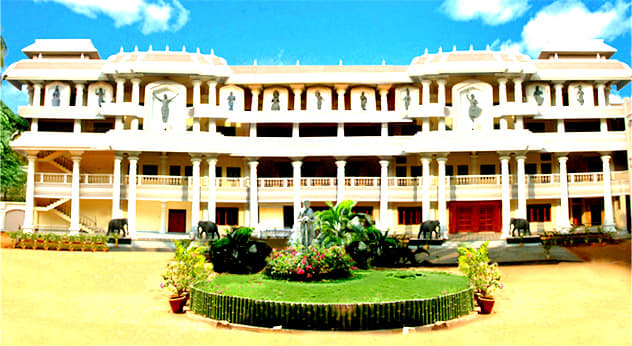 Tamilavel Umamaheswaranar Karanthai Arts College Thanjavur Campus Building photo 1